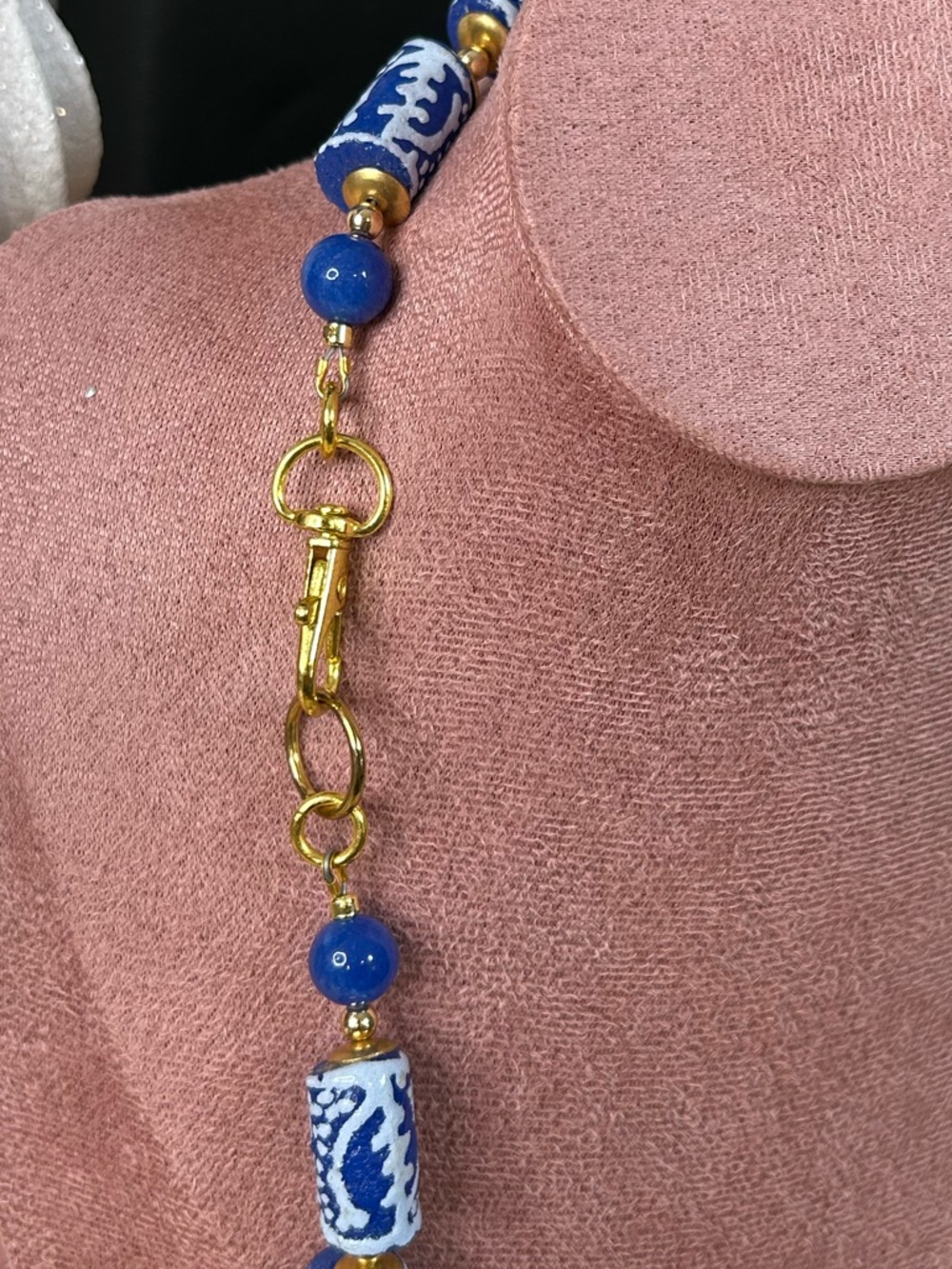 Beautiful Vintage African Trade Bead Necklace - Picture 5 of 8